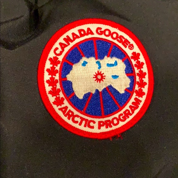 Men’s Canada Goose vest - Picture 4 of 4